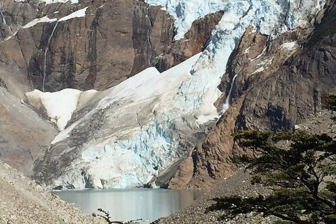 2-Day Hiking Tour of Fitz Roy and Cerro Torre from El Chalten - Day one: Laguna Capri and the climb to Laguna de los Tres