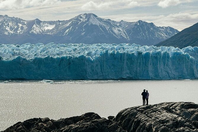 2 Premium Glacier Perito Moreno Adventures: Catamaran & Walkways - The catamaran approach from Brazo Rico