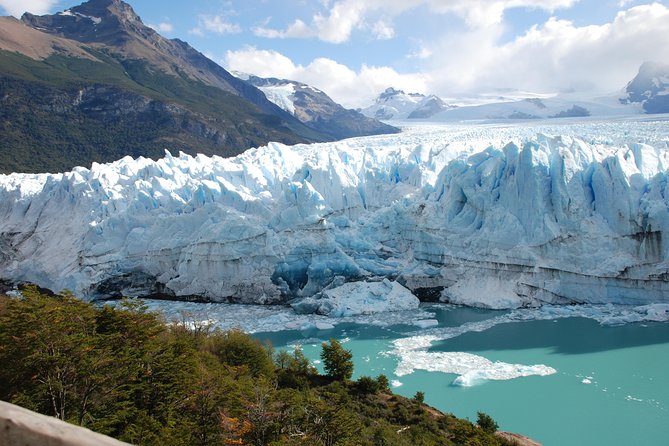 6-Day Tour of Patagonia visiting El Calafate, Perito Moreno Glacier & El Chalten - Day 3: The scenic transfer from El Calafate to El Chaltén