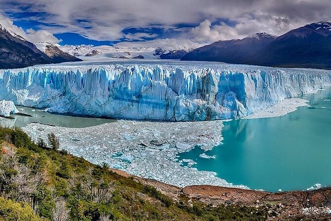 9-Day Glaciers, Falls and Tango - Buenos Aires, El Calafate and Iguazu Falls - Perito Moreno Glacier by boat and viewing trail