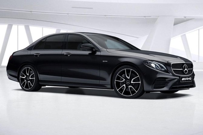 Airport Transfer: Airport EZE to Buenos Aires by Business Car - From the arrivals hall to the car