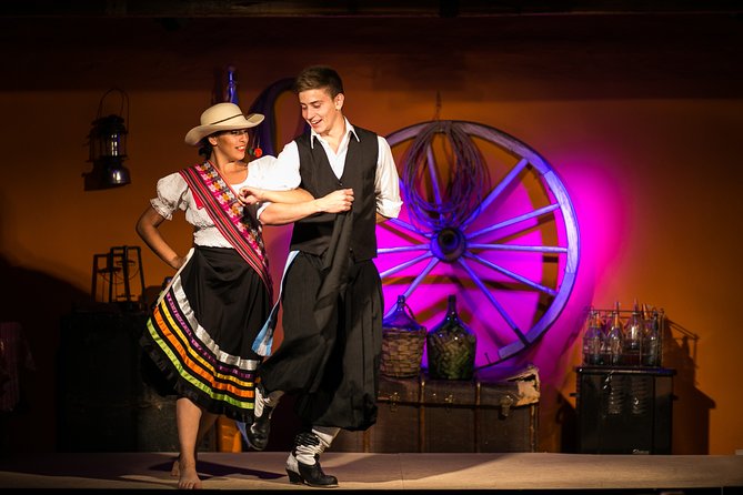 Argentine Dinner with Live Music Folklore -Estancia 25 de Mayo - Key points at a glance