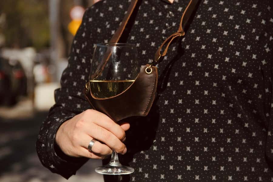 BA: Wine tour with 5 tasting stops in the heart of Palermo - The guide makes or breaks the route