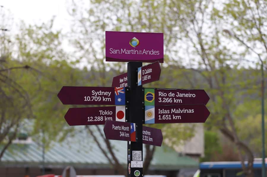 Bariloche: 7 Lakes & San Martin de Los Andes Road Trip - The guides make the long ride easier