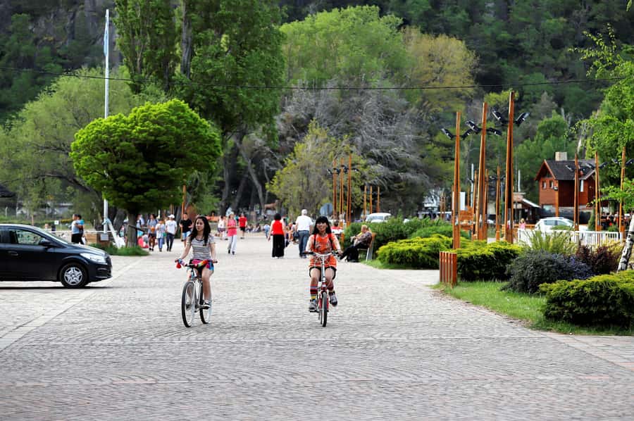Bariloche: 7 Lakes & San Martin de Los Andes Road Trip - Who should book, and who should think twice?