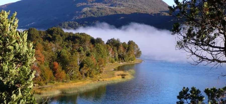Bariloche: Full-Day El Bolsón and Puelo Lake Tour - Guides can shape the whole experience