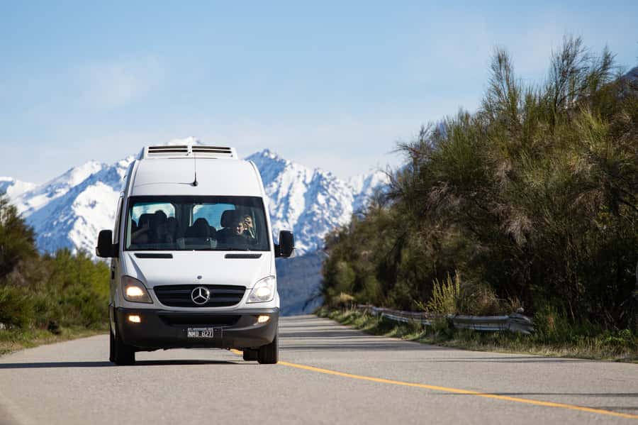 Bariloche: Full-Day El Bolsón and Puelo Lake Tour - Timing, transport, and pickup details