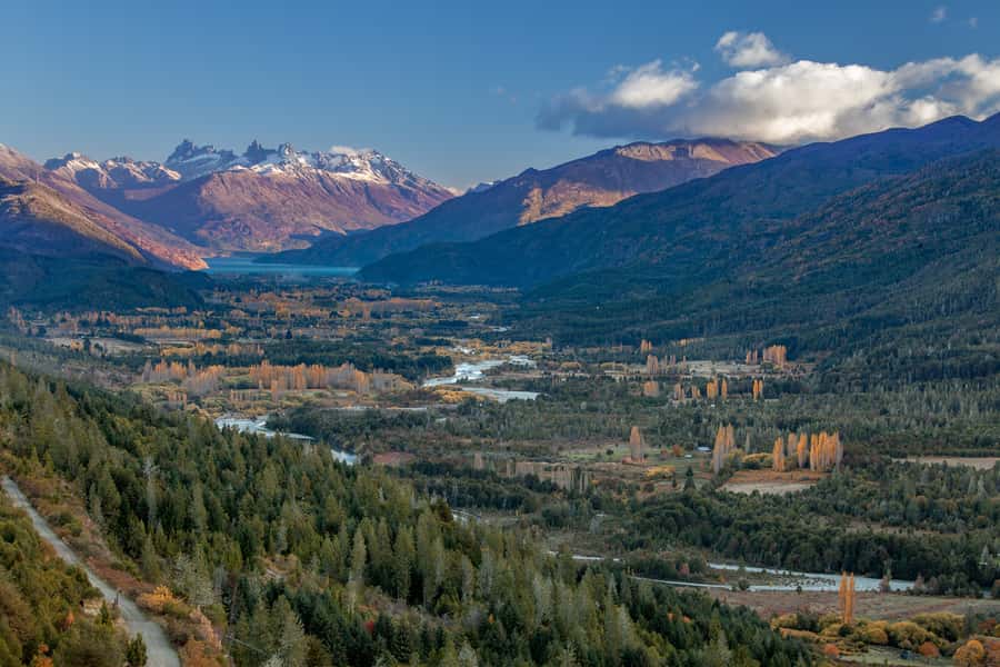 Bariloche: Full-Day El Bolsón and Puelo Lake Tour - What to bring and what costs extra
