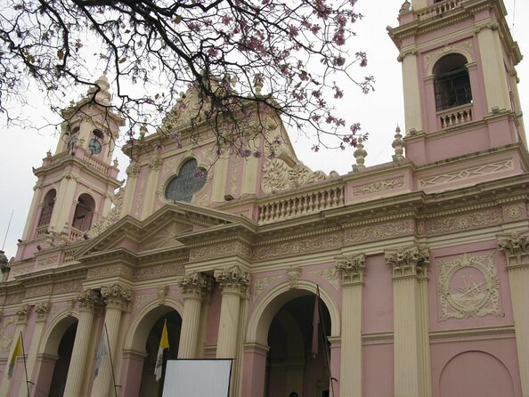 Best of Salta: Guided City Tour - Cabildo architecture and San Francisco’s red façade
