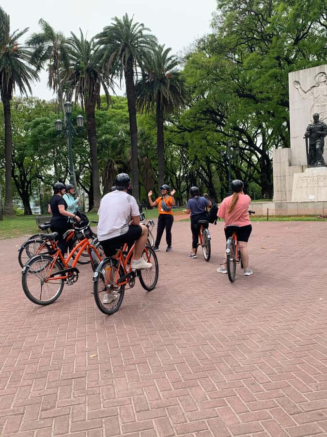 Bike Tour: Buenos Aires to the South (E-Bike) - What the guides add to the ride
