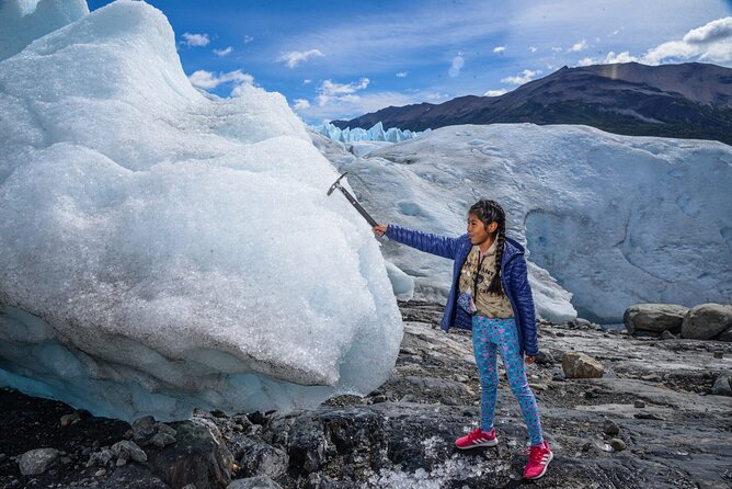 Blue Safari: Perito Moreno Glacier with Hiking and Navigation - Two hours at Perito Moreno’s famous walkways
