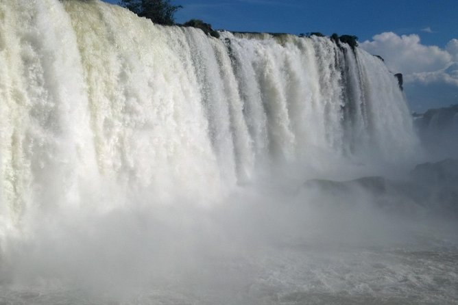 Brazilian Falls Bird Park and Itaipu Dam from Puerto Iguazu - Itaipu Dam: begin with a giant piece of engineering