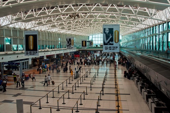 Buenos Aires Airport (EZE) Transfer with English Speaking Driver - Meeting your driver after customs