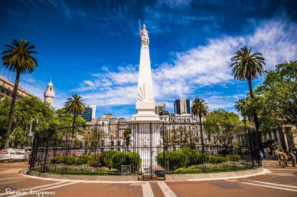 Buenos Aires: City Tour Porteno with Wine Tasting - The city center: Cathedral, Cabildo, and the Obelisk