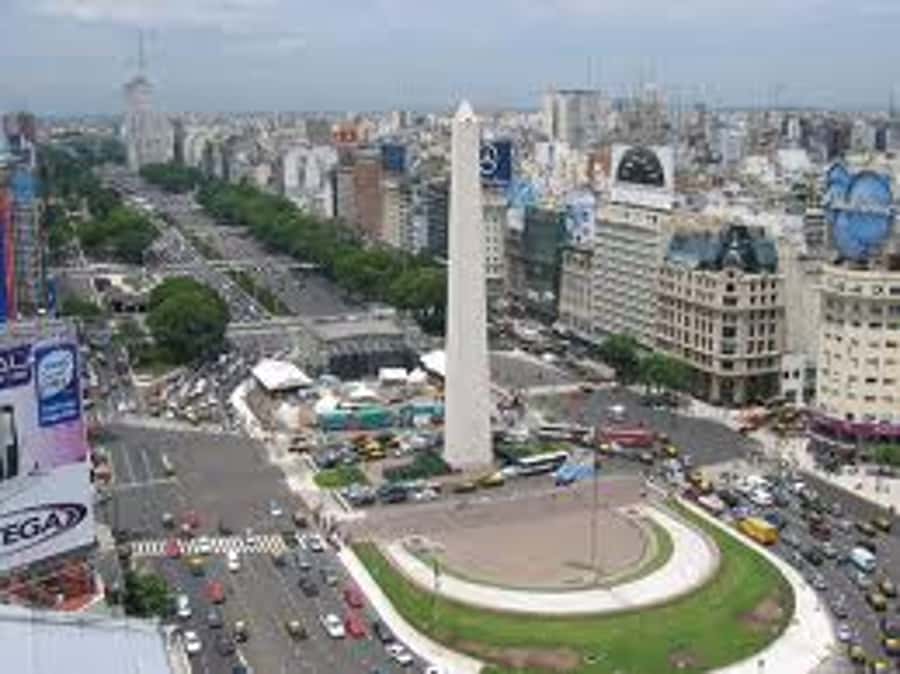 Buenos Aires City Tour with Luxury Lunch - Plaza de Mayo and the historic center