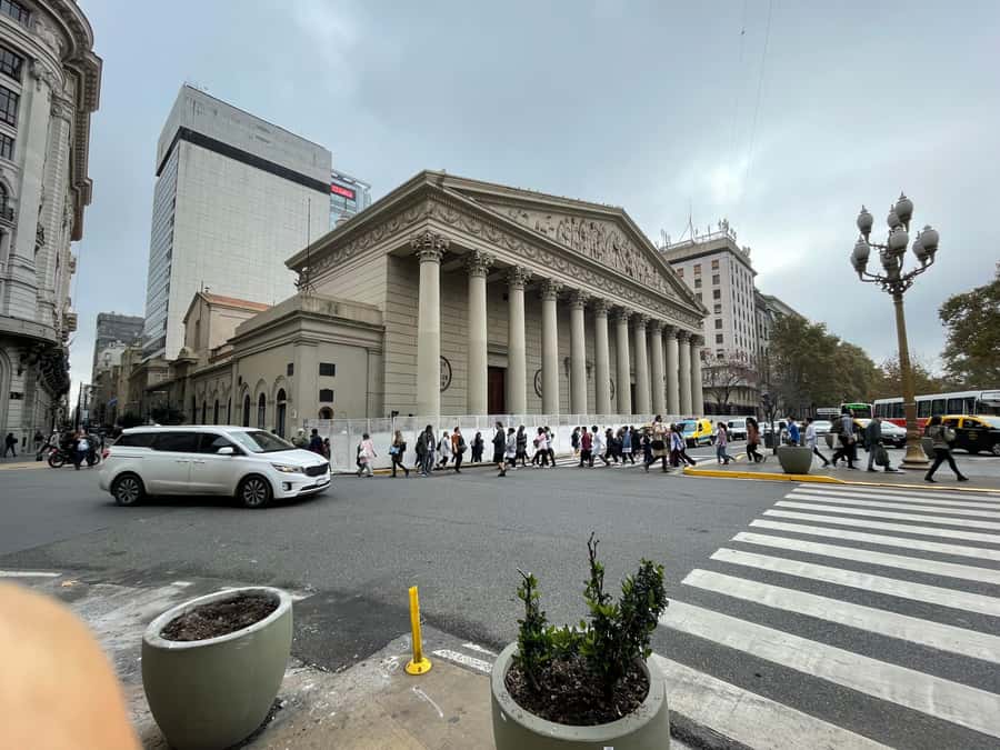 Buenos Aires: Customizable City Tour in Polish - Why a private Polish tour can make Buenos Aires easier
