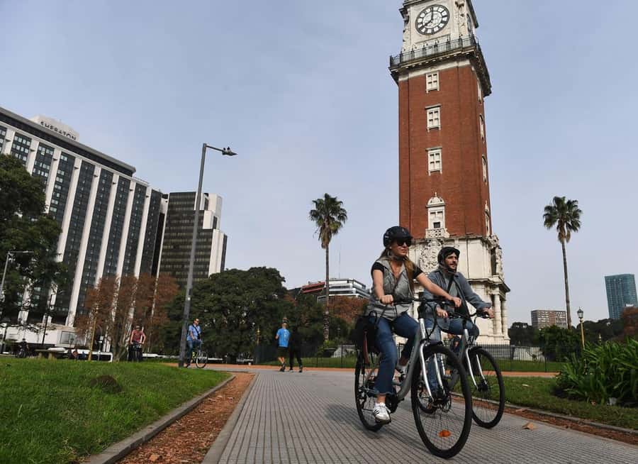 Buenos Aires: E-Bike Tour in the North Circuit of Buenos Aires - Teatro Colón brings the ride back downtown