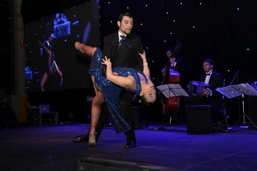Buenos Aires: El Viejo Almacen Tango Show & optional Dinner - The tango performance: precise, dramatic, and musical