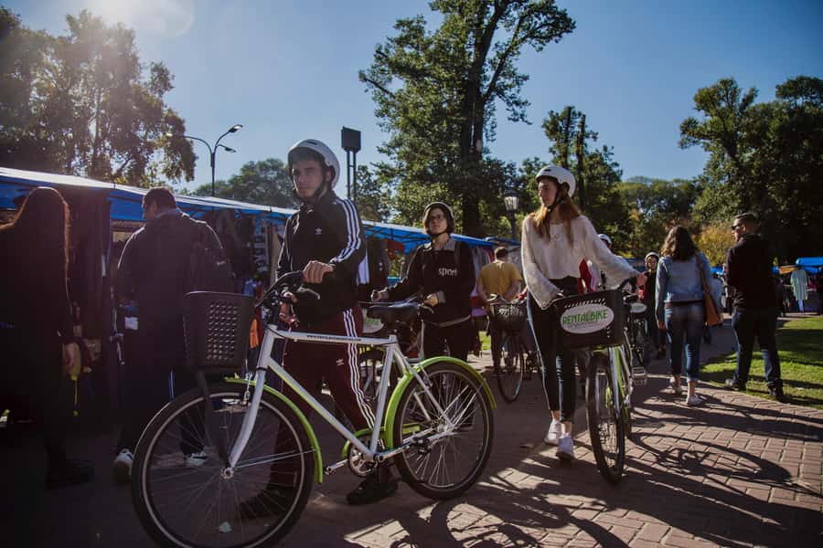 Buenos Aires: Full Day Bike Tour with Lunch - La Boca and Caminito: color, football, and a rougher edge