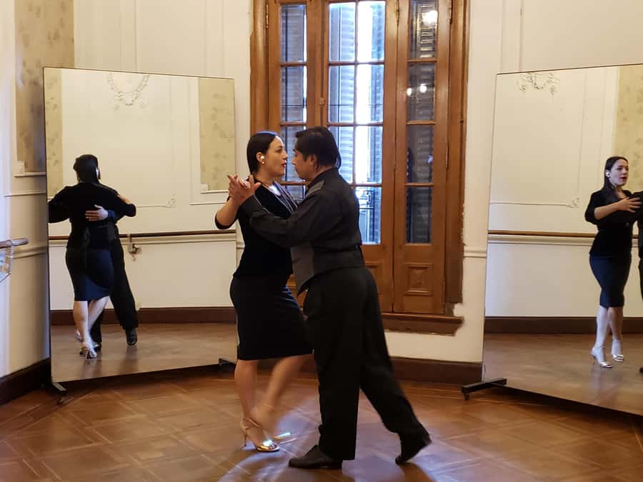 Buenos Aires: Group tango class with mate and snacks - Meeting Johana Copes and the teaching team