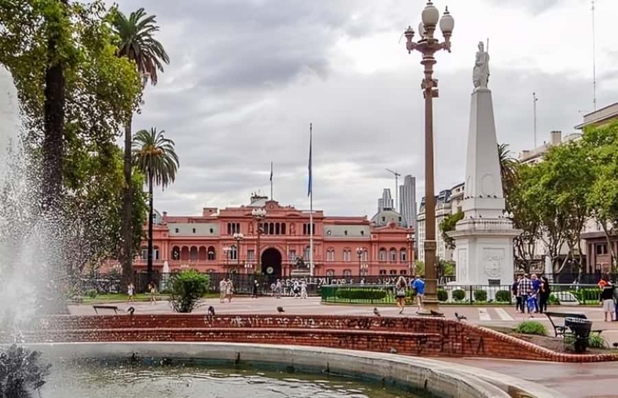 Buenos Aires : Highlights Walking Tour With A Guide - La Boca and the bright Caminito houses