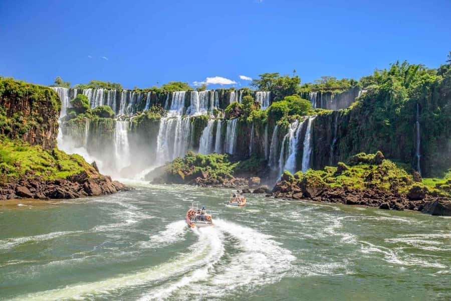 Buenos Aires: Iguazu Falls Private Day Trip with Airfare - Reserved entry and the park train