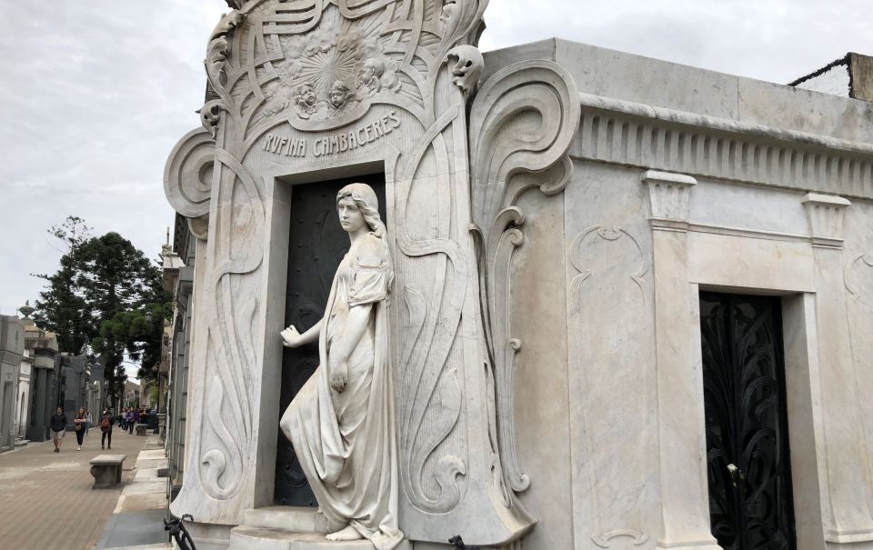 Buenos Aires: La Recoleta Cemetery Guided Tour in English - Who will enjoy this cemetery tour most?