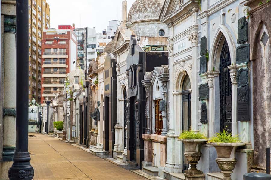 Buenos Aires: La Recoleta Cemetery Private Tour with Tickets - Pace, access, weather, and comfort