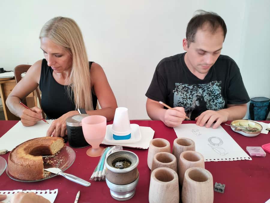 Buenos Aires: Mate & paint experience with pastry tasting - Choosing a design for your mate cup