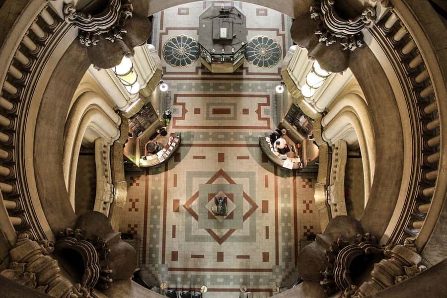Buenos Aires: Palacio Barolo Guided Night Tour with Wine - Entering the Palace After Dark