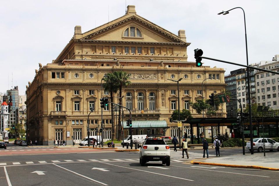 Buenos Aires: Panoramic Bus Tour - Recoleta, elegant streets and a famous cemetery