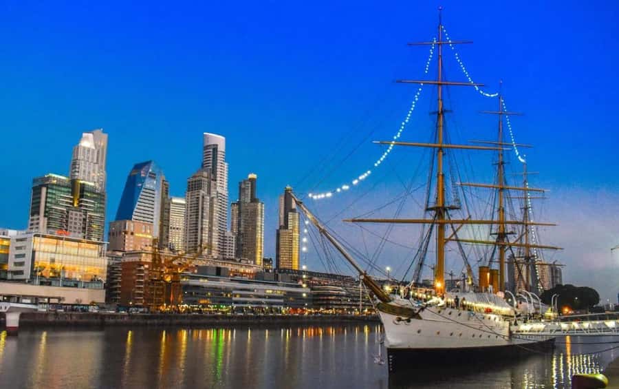 Buenos Aires Premium city tour with street food - Plaza de Mayo, where the city’s story begins