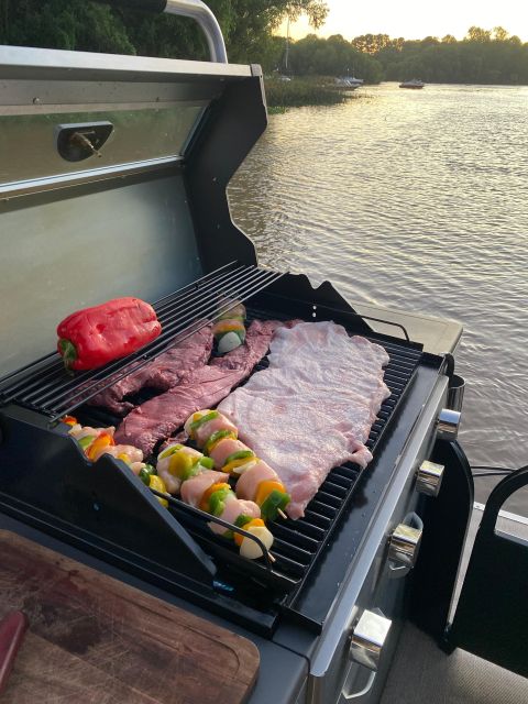 Buenos Aires: Private Delta Boat Tour with Barbecue onboard - Argentine barbecue on the boat