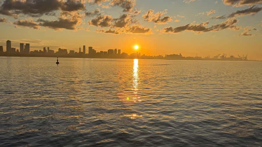Buenos Aires: Puerto Madero Sunset Cruise with Open Bar - Quick take: what matters most
