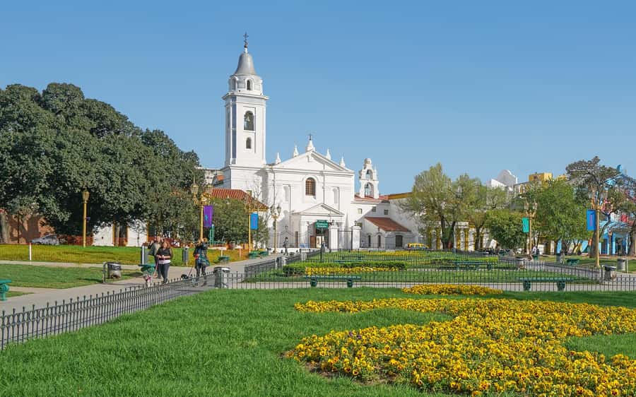 Buenos Aires: Recoleta and Retiro Tip Based Walking Tour - The guides make the biggest difference