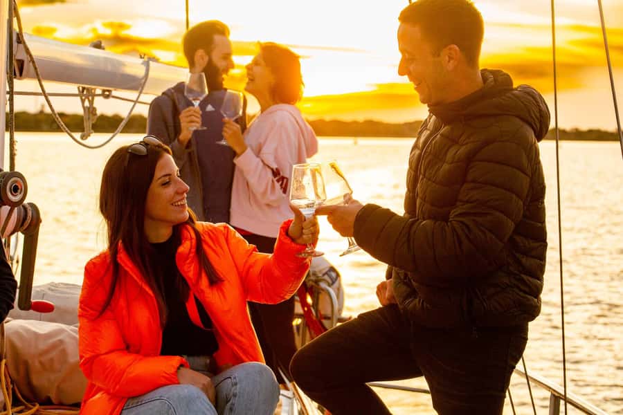 Buenos Aires Sailing Tour with Wine Tasting - Sailing the Rio de la Plata Grande