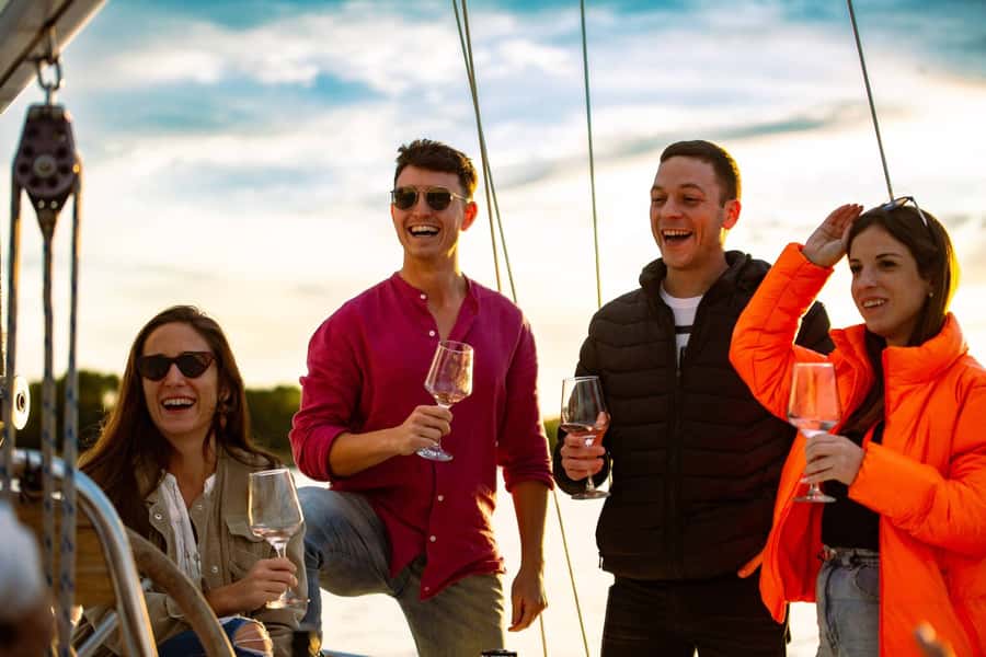Buenos Aires Sailing Tour with Wine Tasting - Who should book this experience?