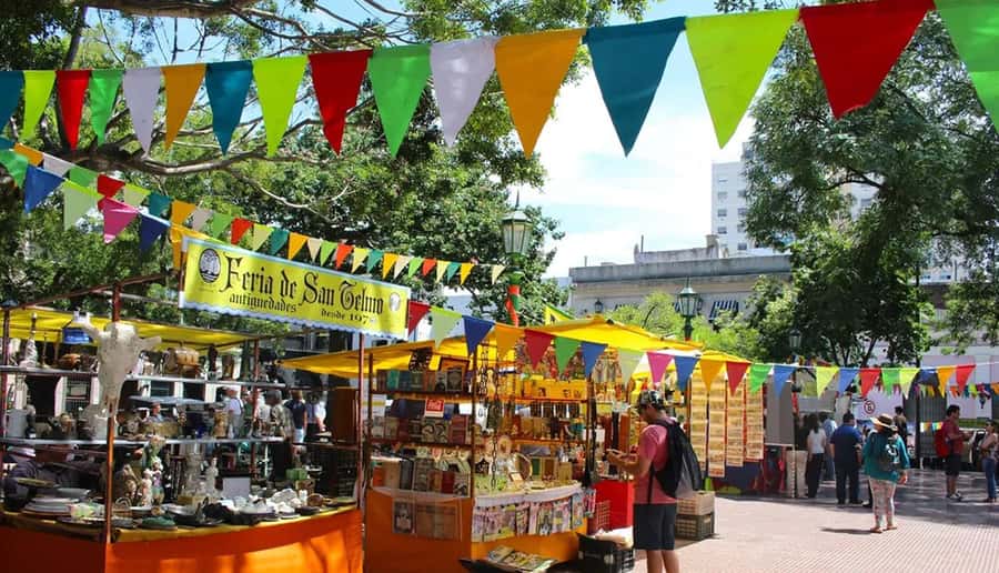 Buenos Aires: San Telmo and Market Guided Walking Tour - What the guides add to the walk