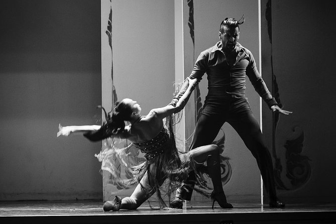 Buenos Aires Shore Excursion: Cafe de los Angelitos Dinner and Tango Show - Entering Cafe de los Angelitos