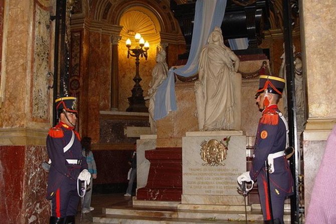 Buenos Aires Shore Excursion Premium City Tour - Recoleta: elegant buildings and a famous cemetery