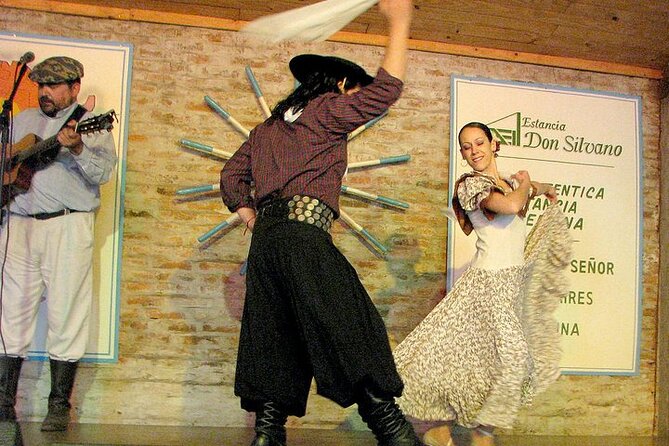 Buenos Aires Super Saver: Small-Group City Tour, Early Tango Show & Gaucho Tour - An early tango show in traditional San Telmo