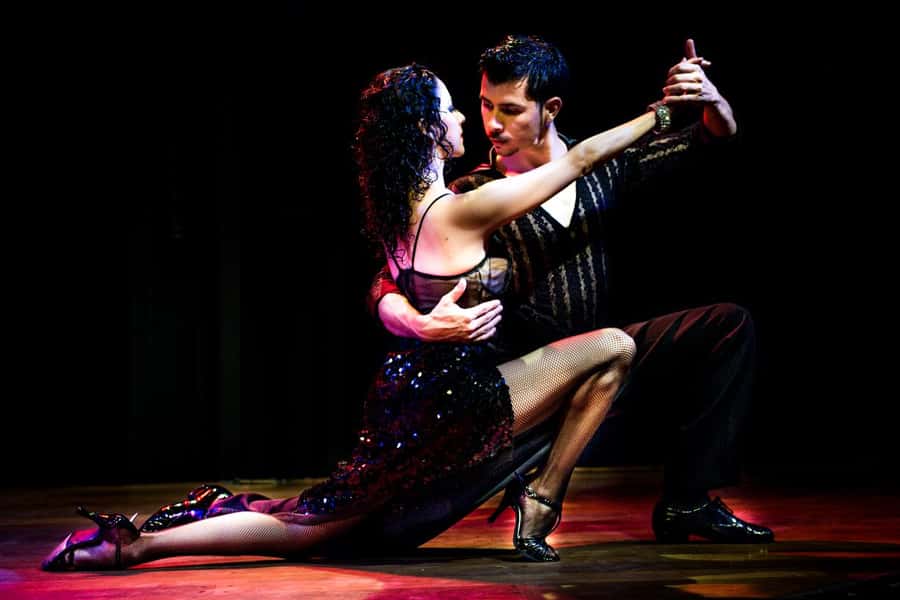 Buenos Aires Tango Show and Dinner in El Querandi - Entering El Querandi’s 1867 house