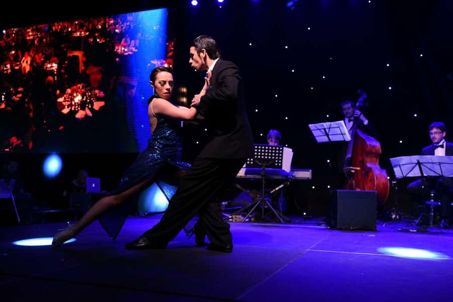 Buenos Aires: Tango Show at El Viejo Almacen - The dinner option before the dancing