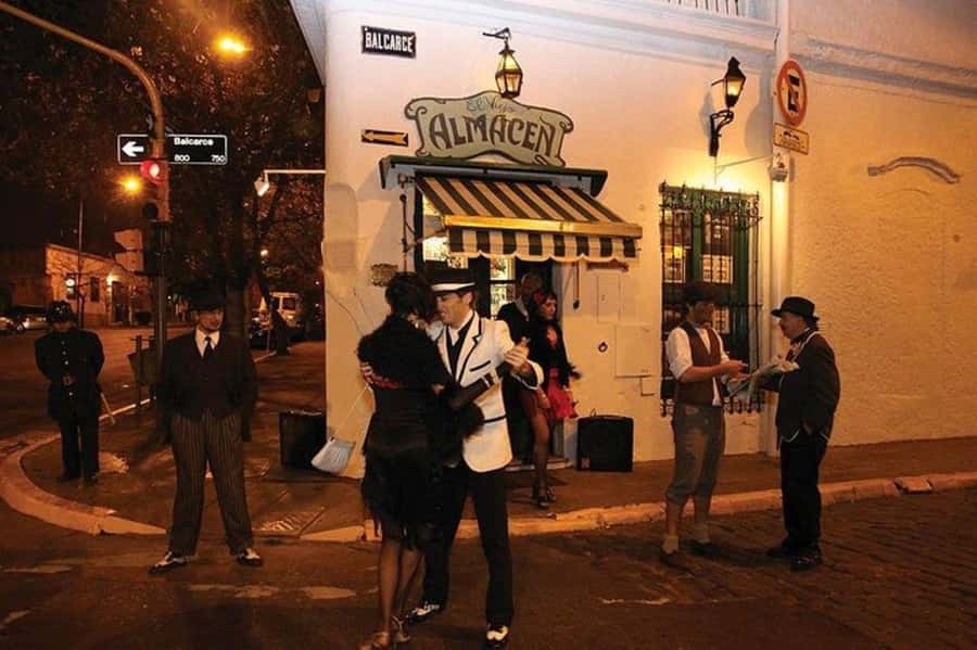 Buenos Aires: Tango Show "Viejo Almacén" & optional dinner - Dinner at 8:30 PM: convenient, but not the star