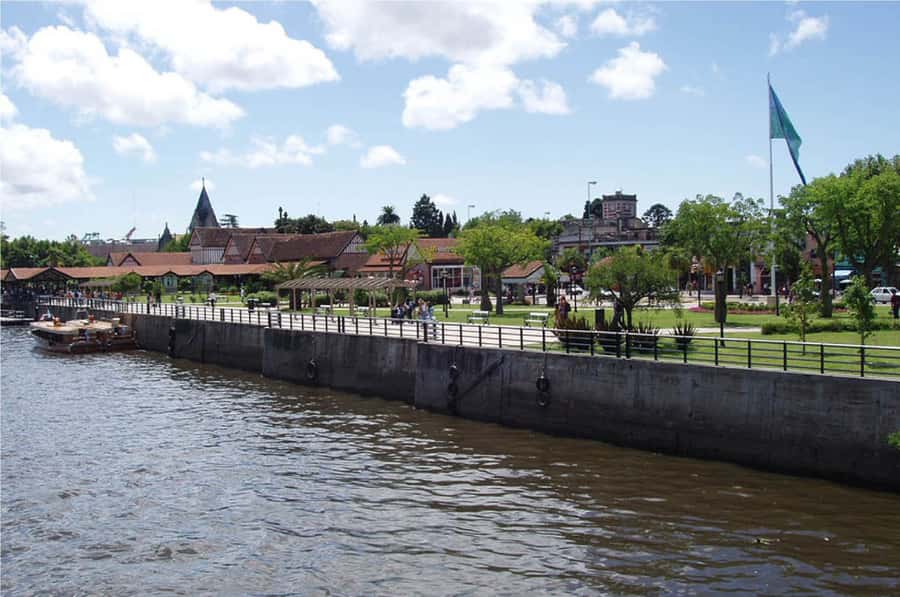 Buenos Aires: Tigre Premium with Boat Ride - San Isidro Cathedral and the view from the water