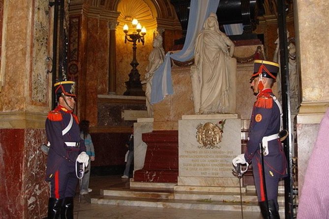 Buenos Aires Tour North & South With Optional Lunch - Recoleta Cemetery and Evita’s tomb