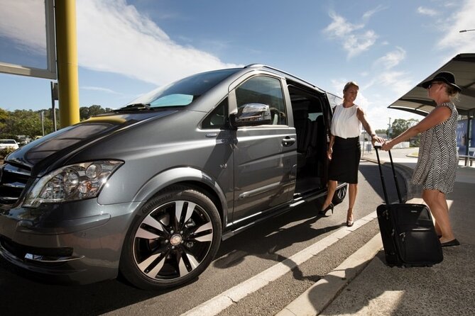 Buenos Aires Transfer International Airport (EZE) to Domestic Airport (AEP) - The arrival at Aeroparque Jorge Newbery