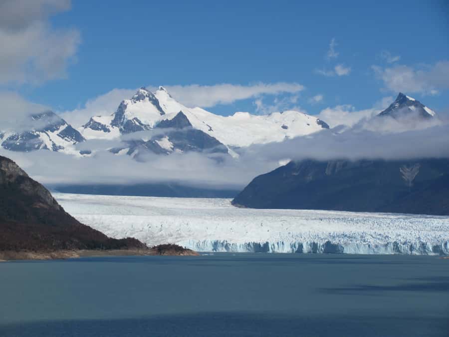 Calafate: Perito Moreno Glacier Guided Full-Day Tour - Walking the Perito Moreno footbridges