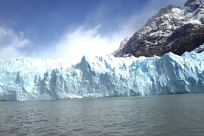 Calafate Southern Navigation Perito Moreno and Valley Trekking - The 7:30 a.m. pickup from El Calafate