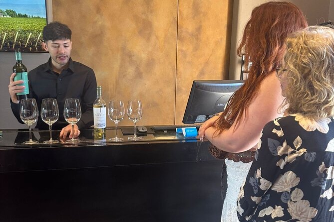 Casa Vigil (the enemy) + 2 cellars. - Lunch is the detail you should settle early